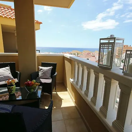 La Perla Sea View, Pool, Parking And Wifi アパート エル・メダノ